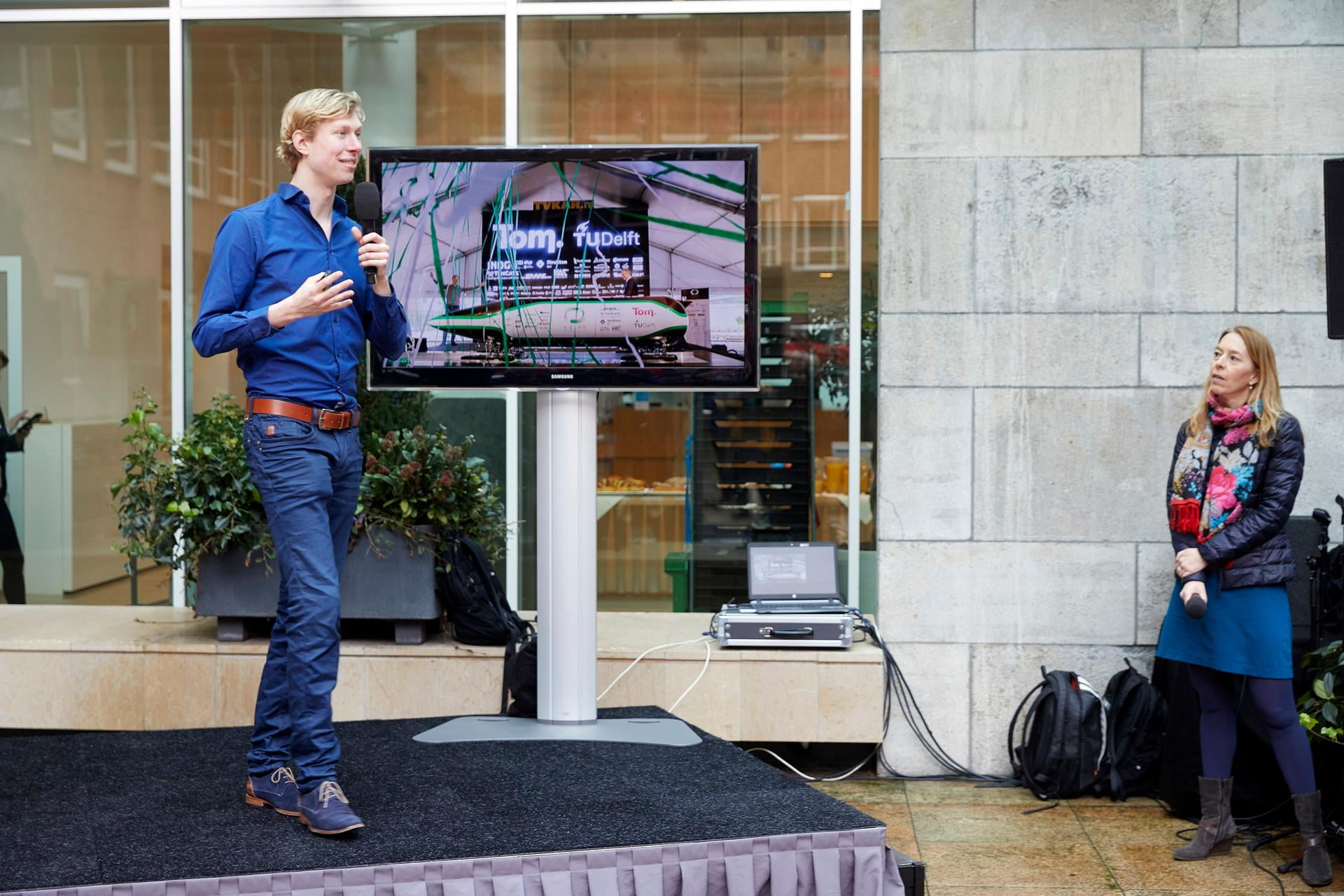 Een van de oprichters van Hyperloop aan het woord tijdens de Homecoming van het Hyperloop Team van de TU-Delft
